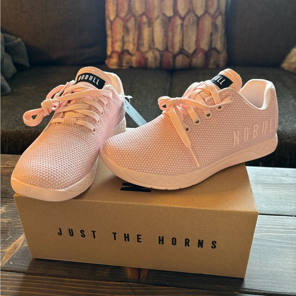 NOBULL women’s outwork sneakers - Picture 3 of 4